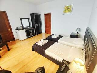 Гостевой дом Элит Хаус Сочи Двухместный номер с 1 кроватью или 2 отдельными кроватями, вид на море-3