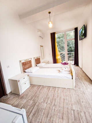 Гостевой дом Элит Хаус Сочи Двухместный номер Делюкс с 2 двуспальными кроватями-5