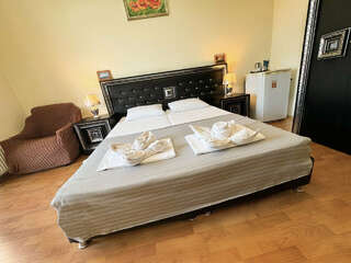 Гостевой дом Элит Хаус Сочи Двухместный номер с 1 кроватью или 2 отдельными кроватями и балконом-3