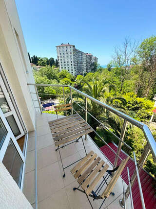 Гостевой дом Элит Хаус Сочи Двухместный номер с 1 кроватью или 2 отдельными кроватями и балконом-8